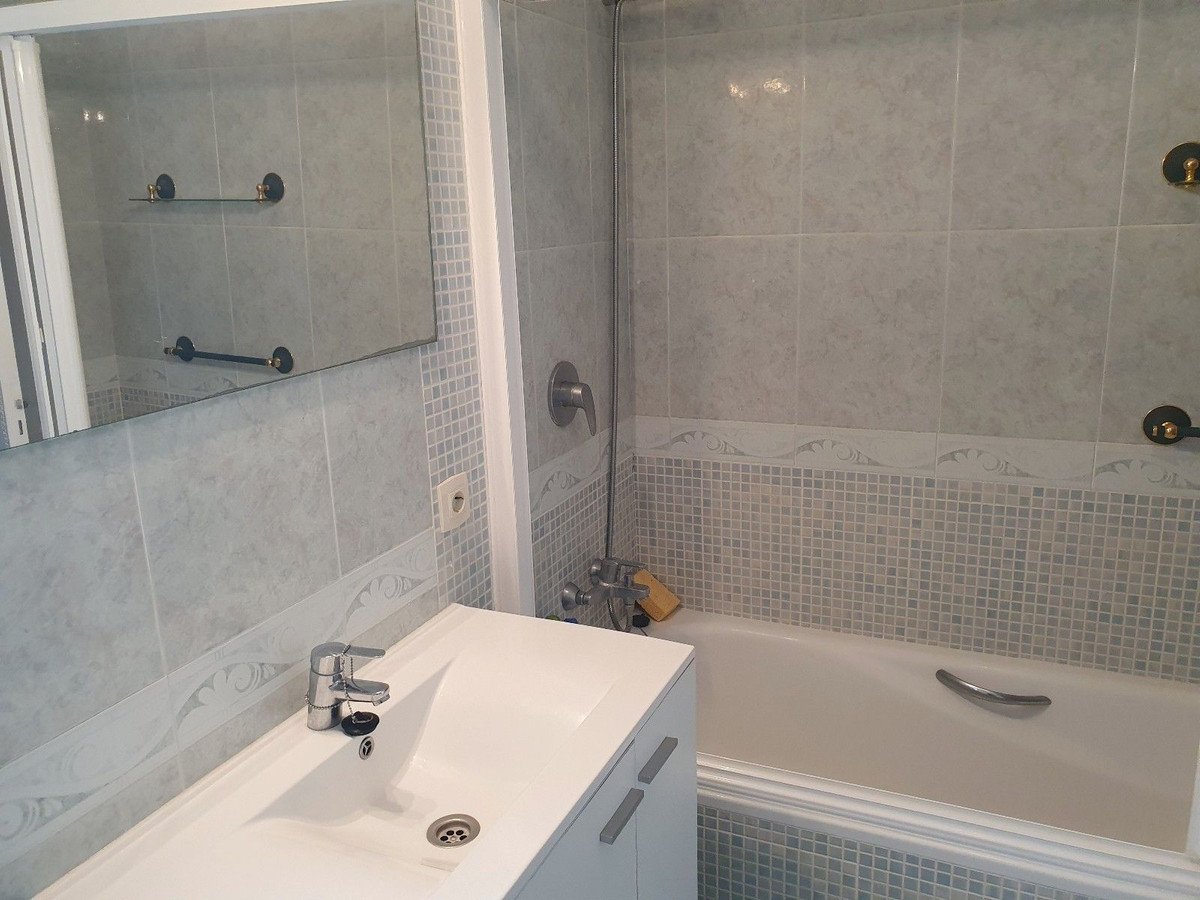 2 Bed Top Floor Apartment in El Paraiso