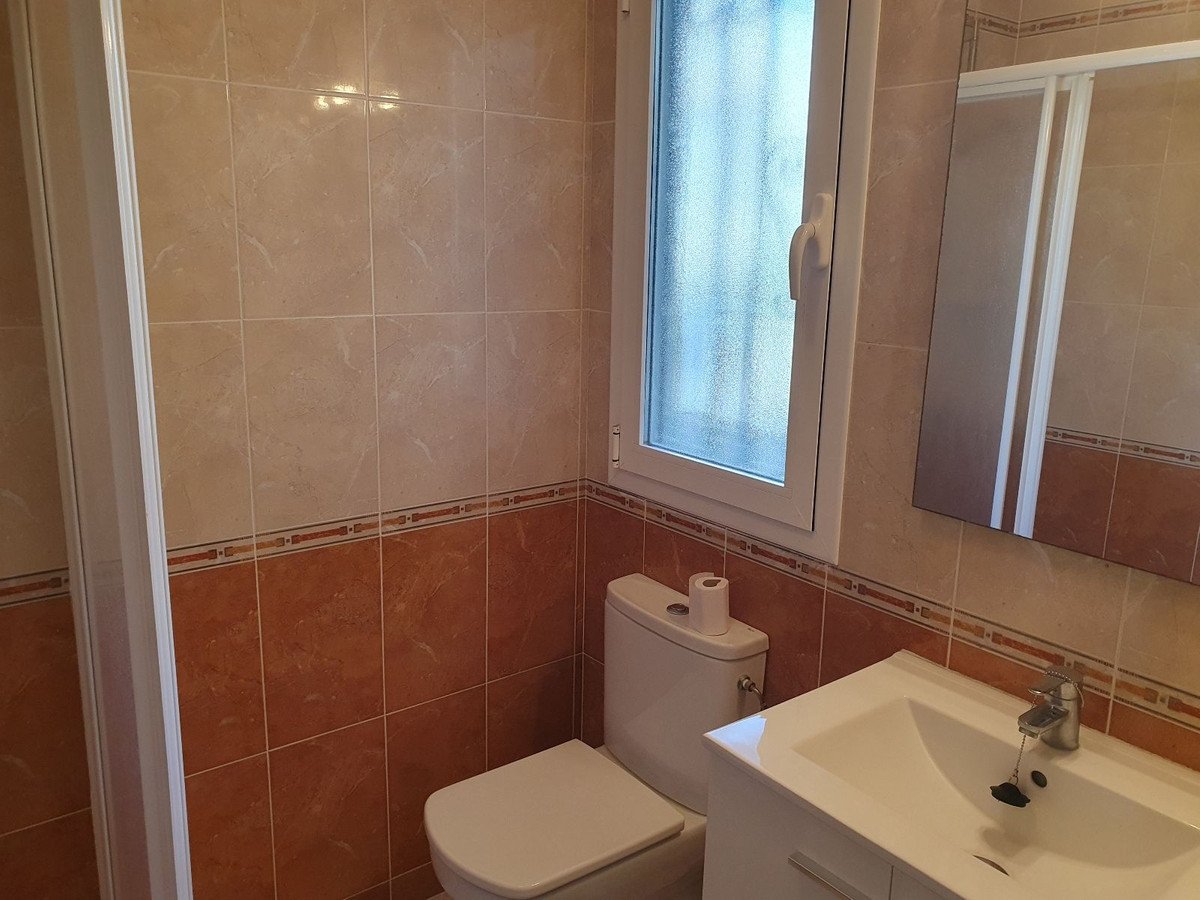 2 Bed Top Floor Apartment in El Paraiso