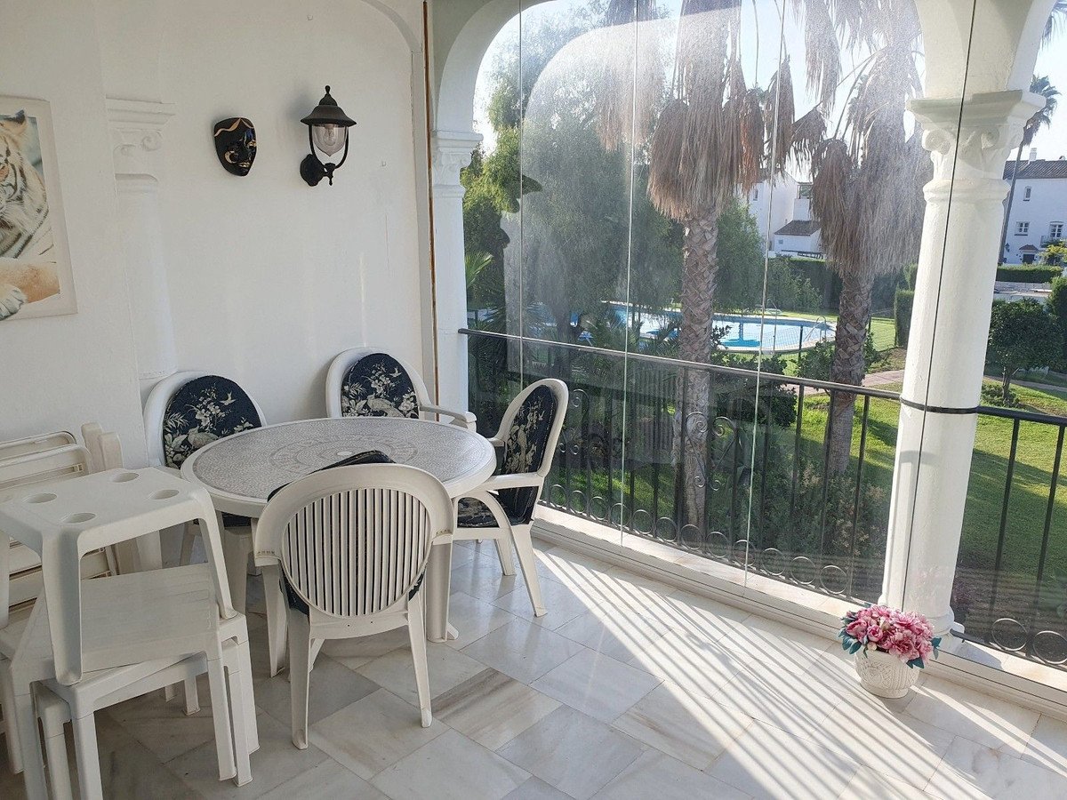 2 Bed Top Floor Apartment in El Paraiso