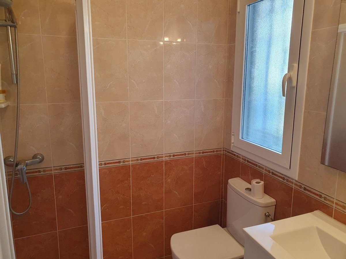 2 Bed Top Floor Apartment in El Paraiso