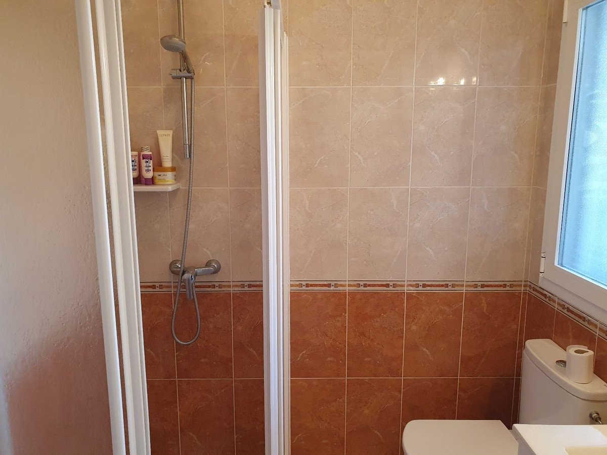 2 Bed Top Floor Apartment in El Paraiso