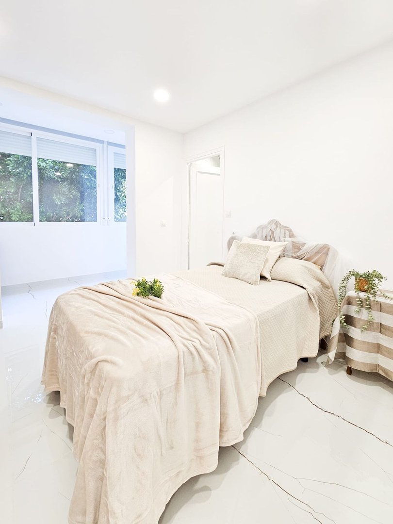 2 Bed Middle Floor Apartment in Marbella