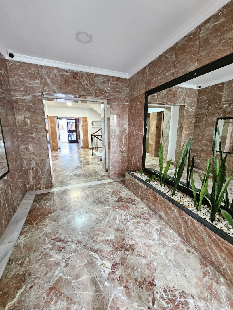 2 Bed Middle Floor Apartment in Marbella