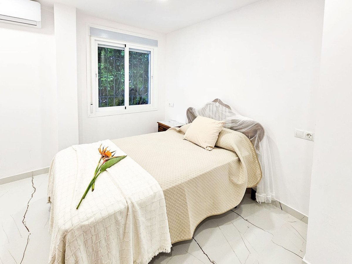 2 Bed Middle Floor Apartment in Marbella