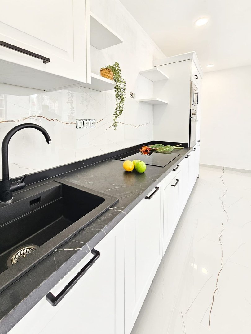 2 Bed Middle Floor Apartment in Marbella