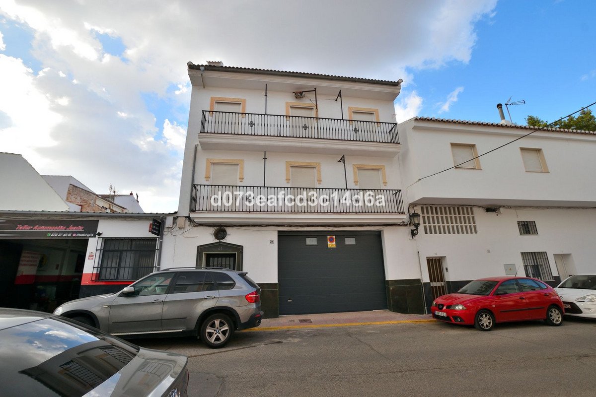 11 Bed Apartment Complex in Ronda