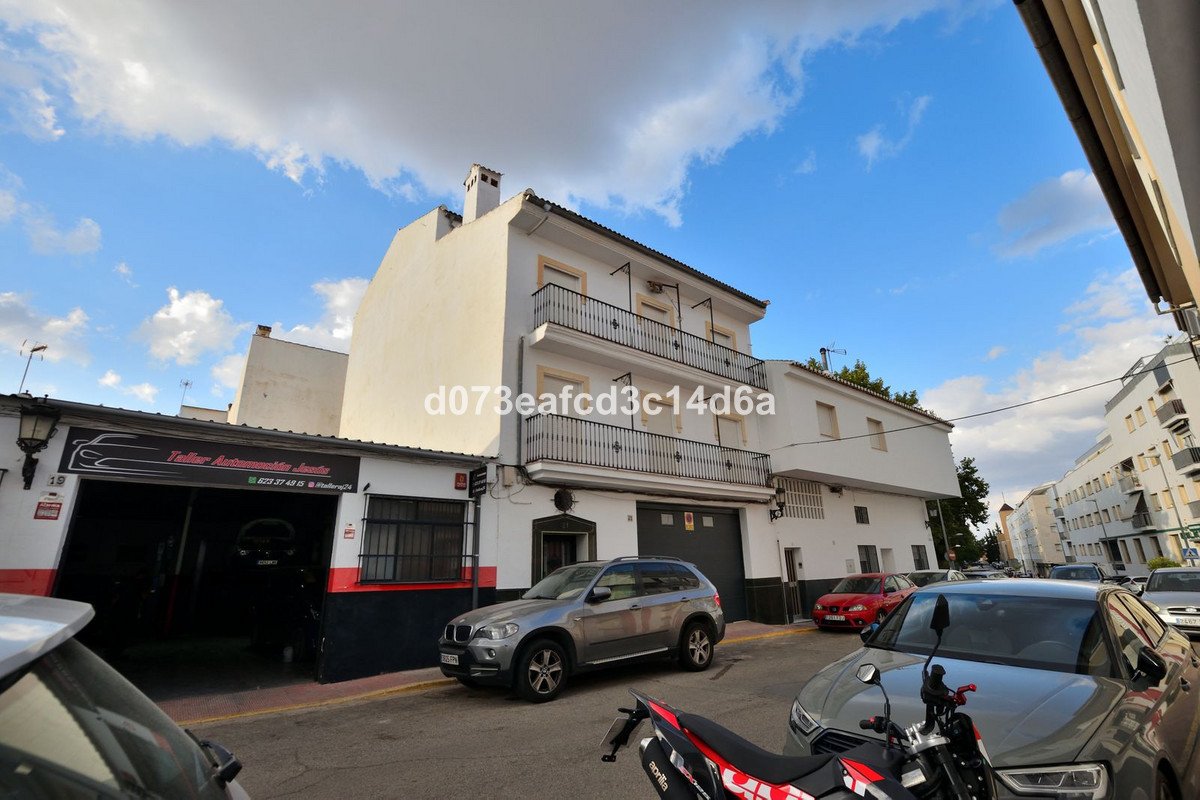 11 Bed Apartment Complex in Ronda