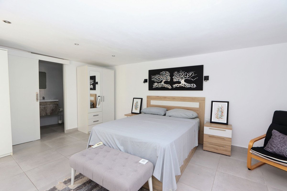 4 Bed Detached Villa in Los Balcones