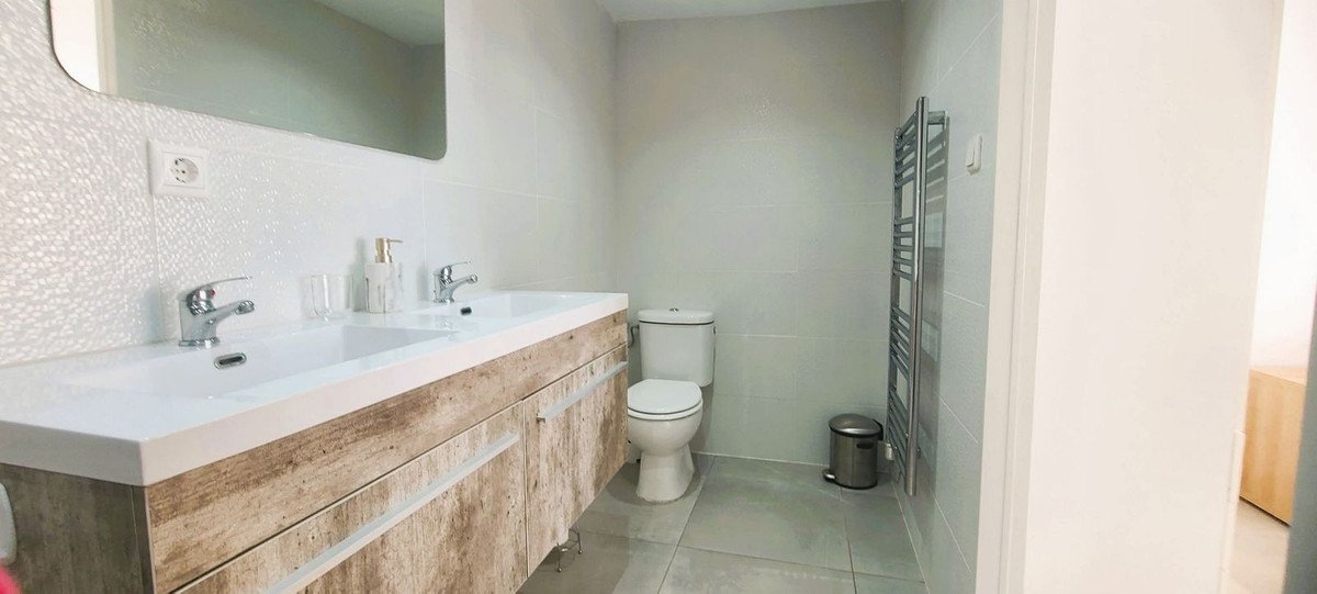 4 Bed Detached Villa in Los Balcones
