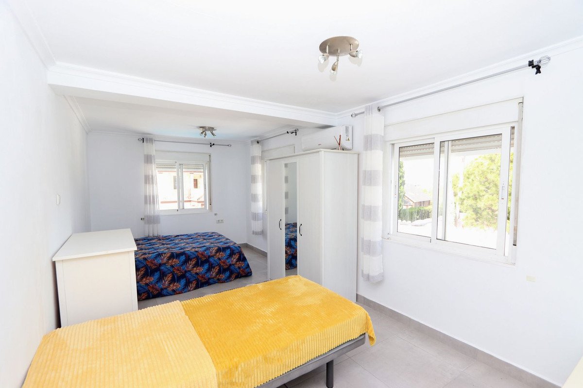 4 Bed Detached Villa in Los Balcones