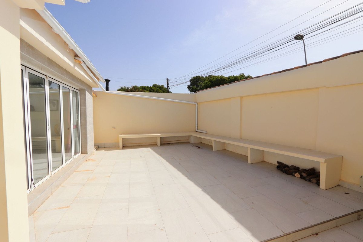 4 Bed Detached Villa in Los Balcones