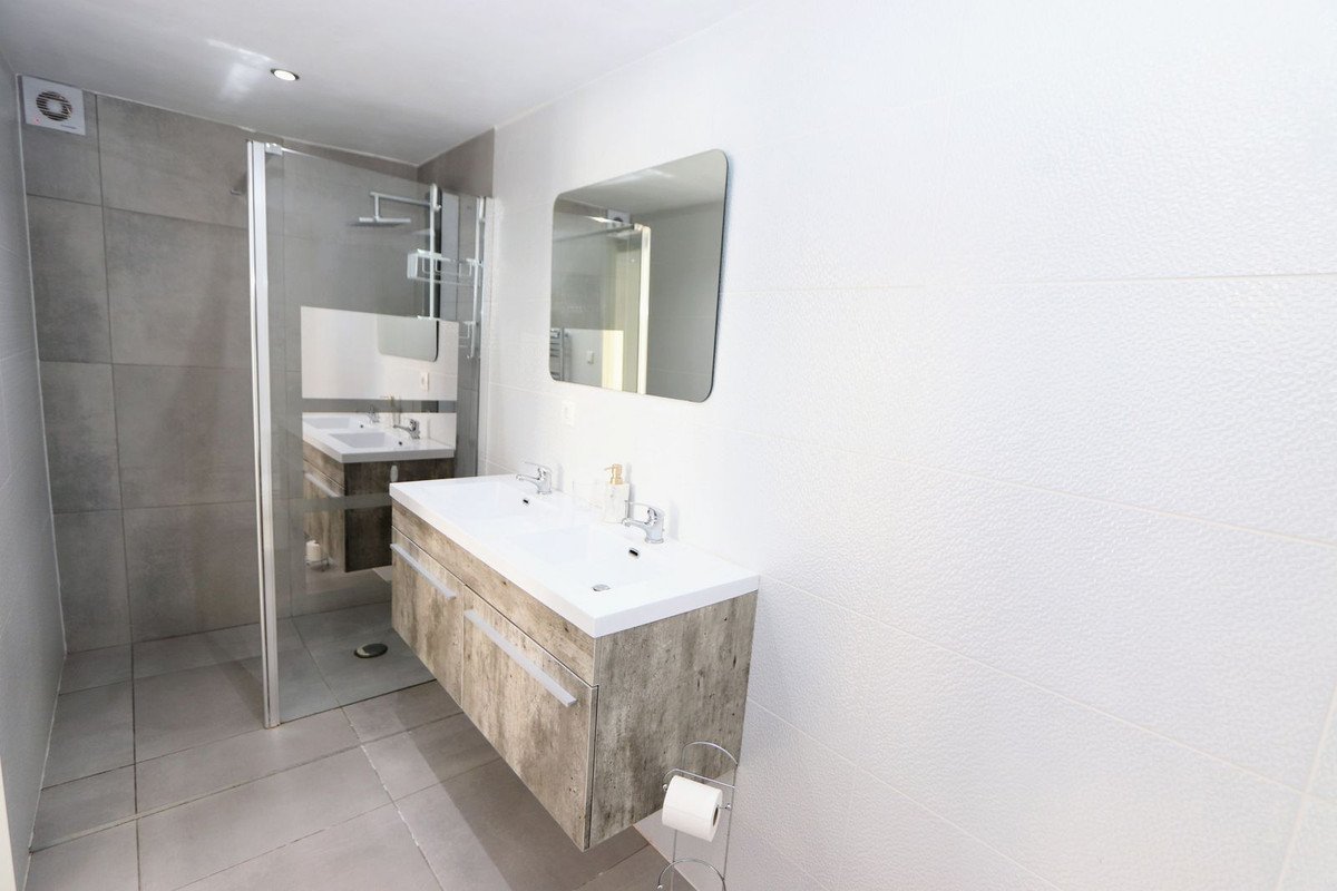 4 Bed Detached Villa in Los Balcones