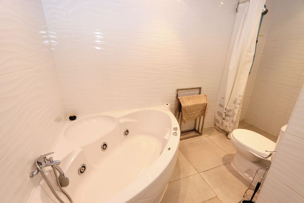 4 Bed Detached Villa in Los Balcones
