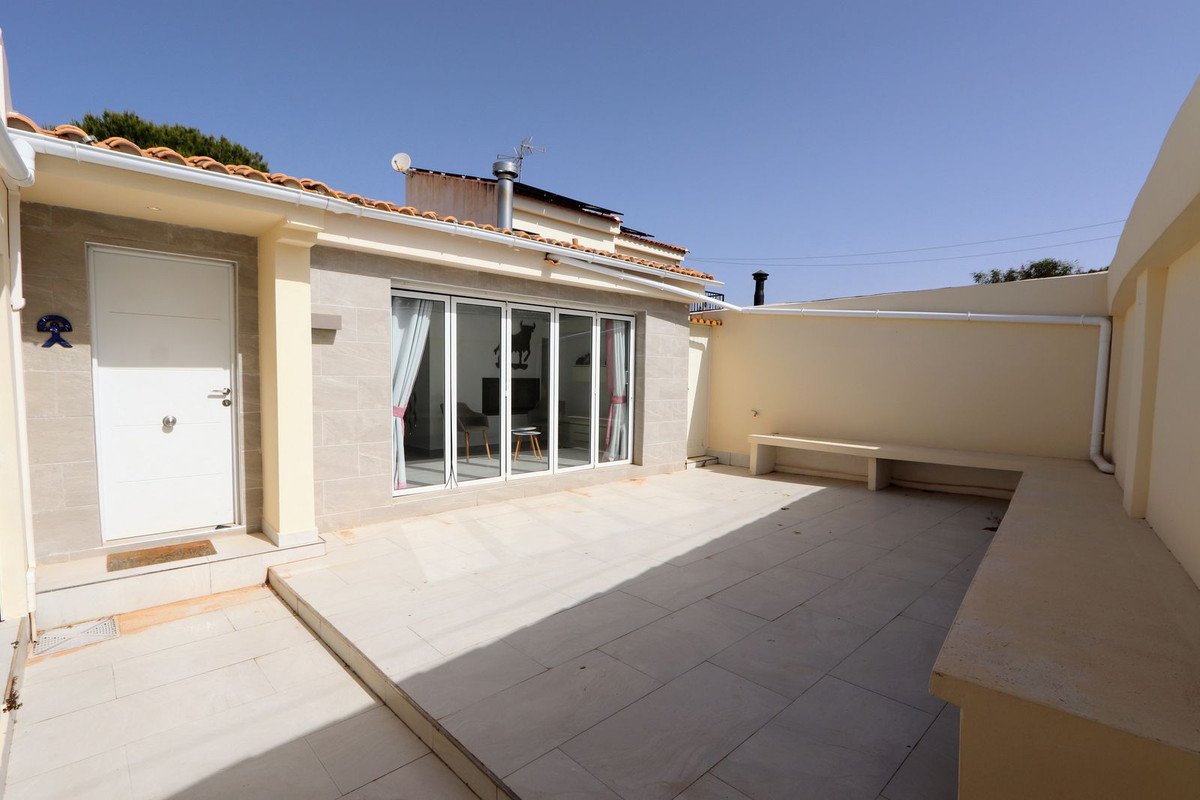 4 Bed Detached Villa in Los Balcones