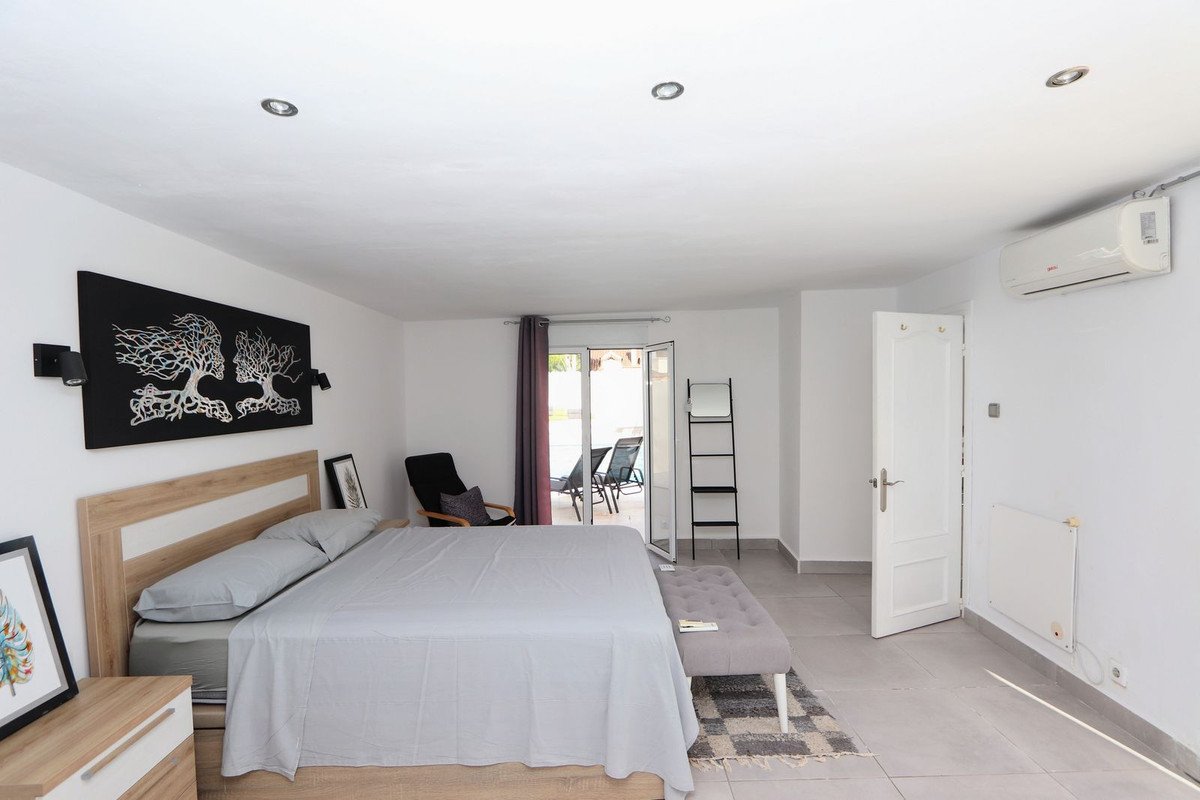 4 Bed Detached Villa in Los Balcones