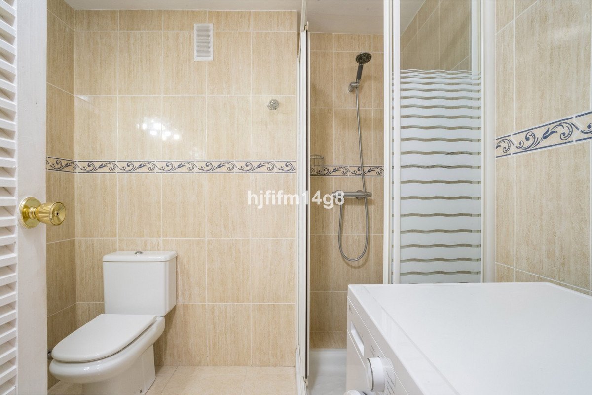 2 Bed Middle Floor Apartment in Nueva Andalucía
