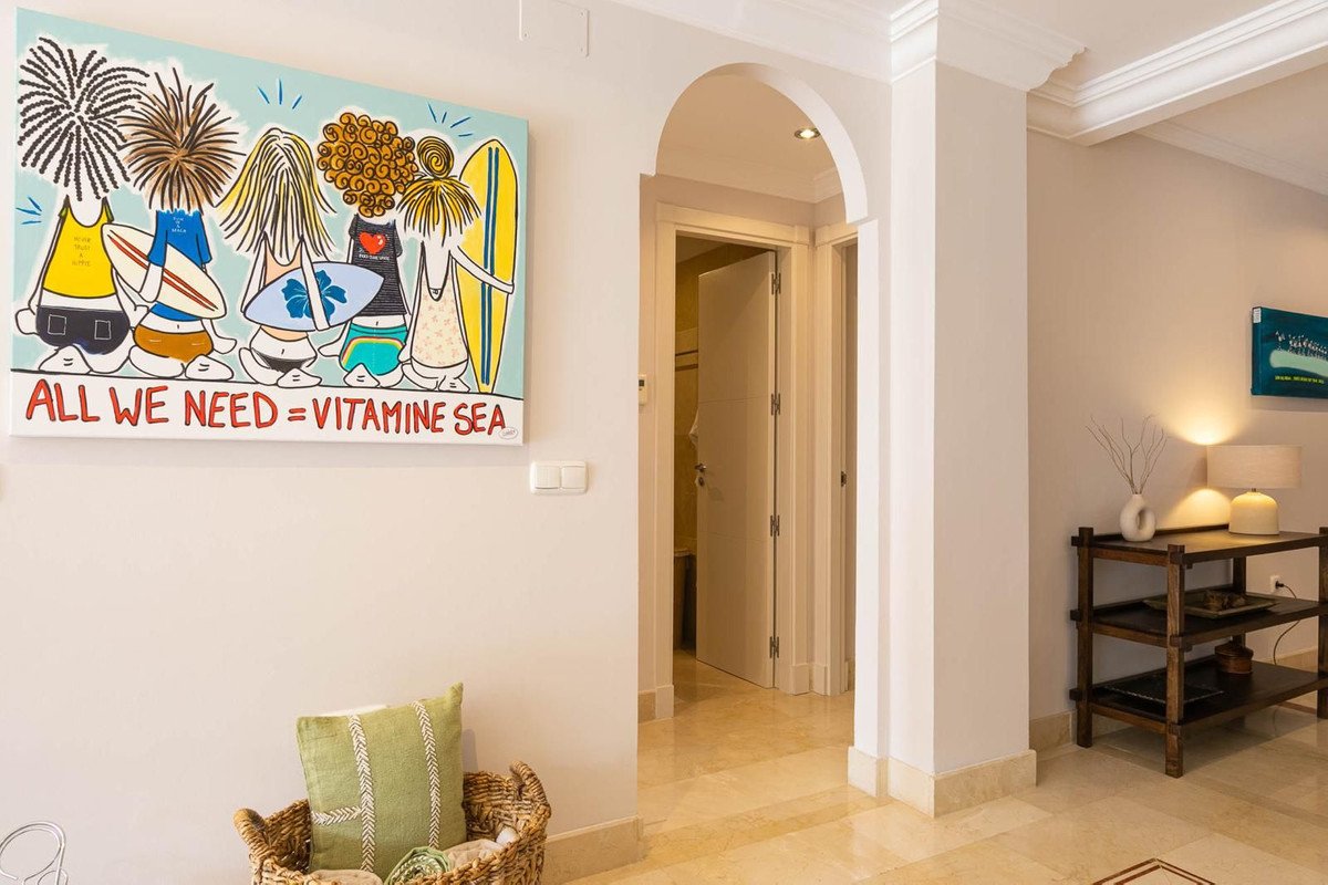 2 Bed Middle Floor Apartment in Nueva Andalucía