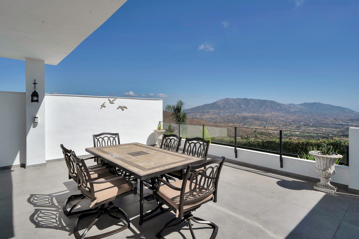 3 Bed Semi-Detached House in La Mairena