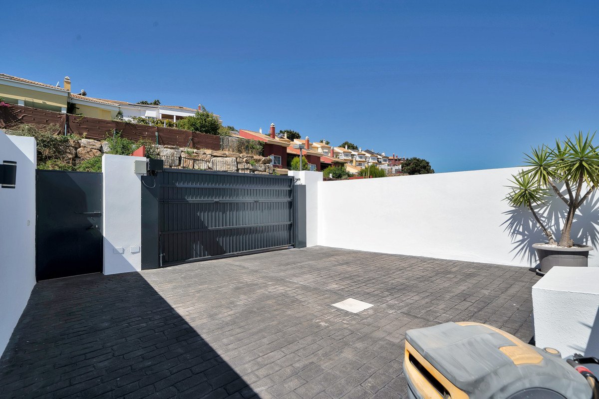 3 Bed Semi-Detached House in La Mairena