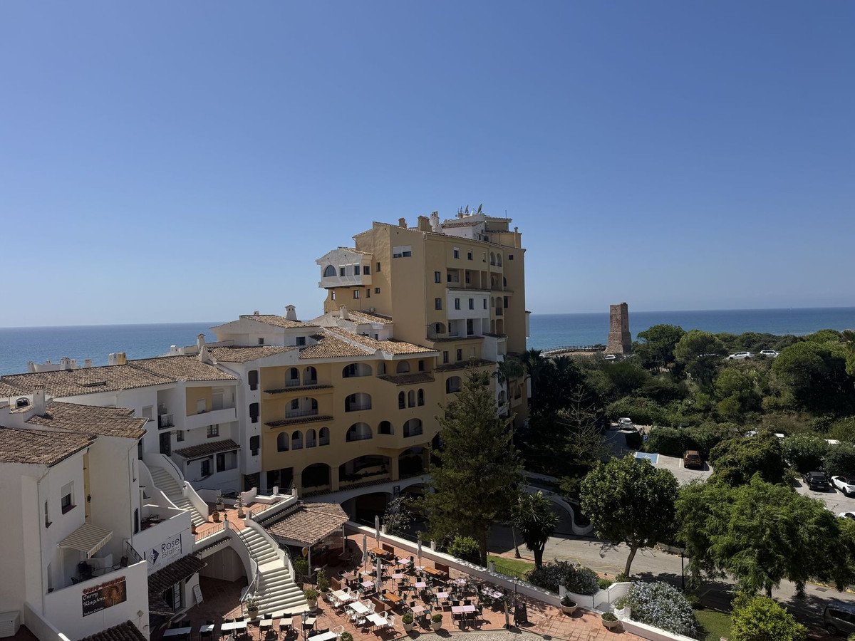 2 Bed Middle Floor Apartment in Puerto de Cabopino