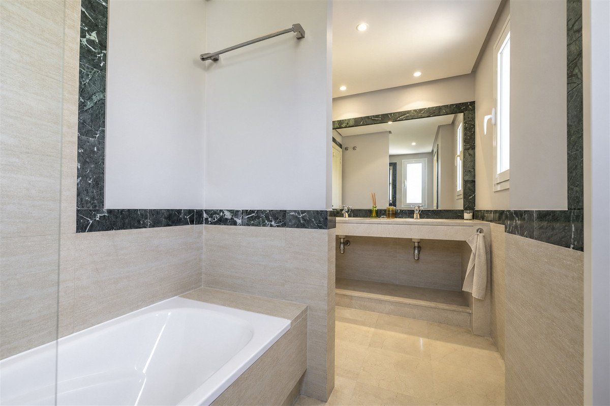 3 Bed Penthouse in Benahavís