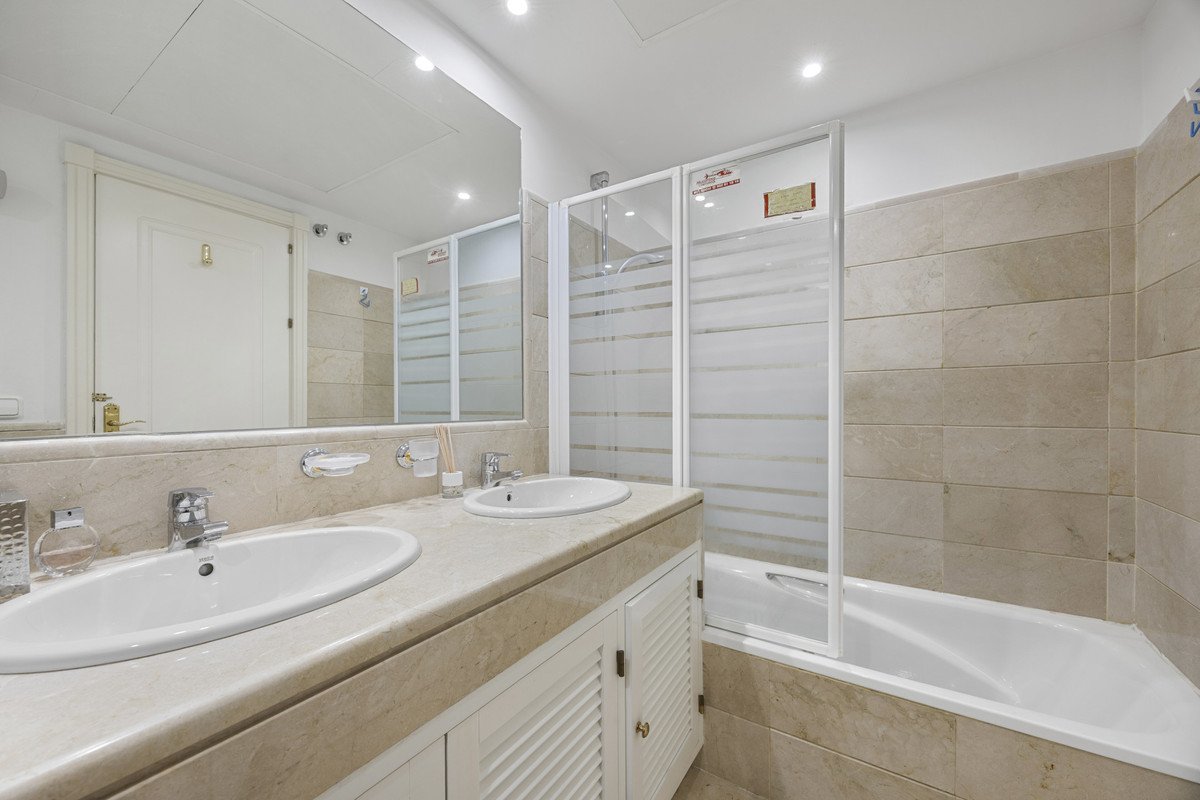 3 Bed Penthouse in Benahavís
