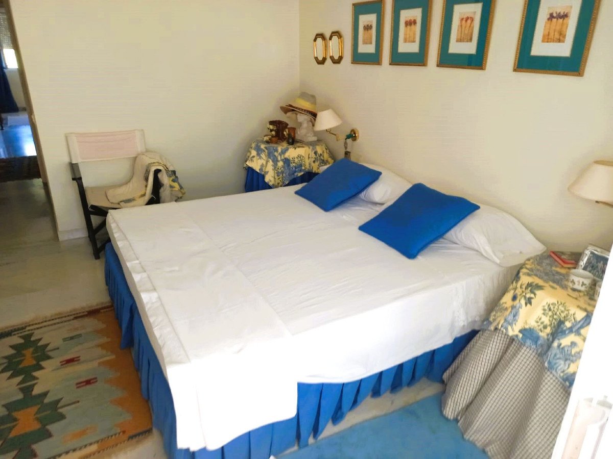 3 Bed Middle Floor Apartment in Guadalmina Baja
