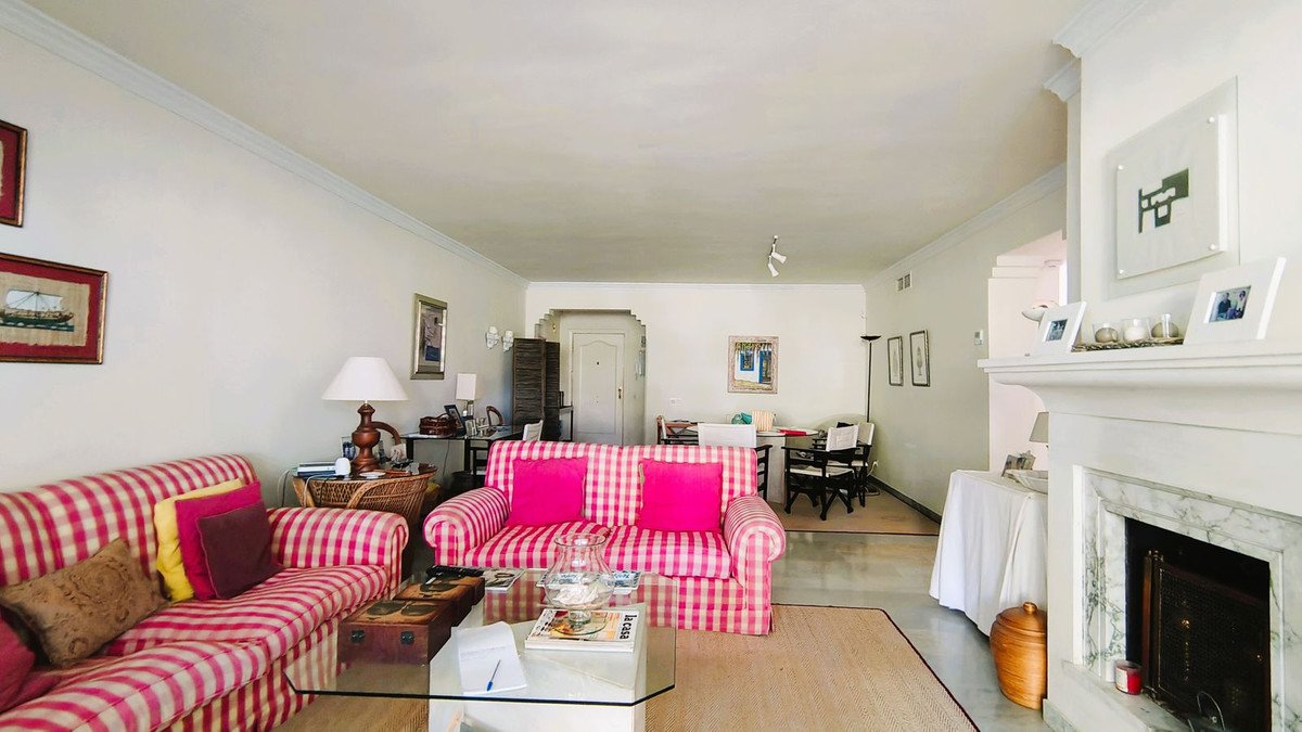 3 Bed Middle Floor Apartment in Guadalmina Baja
