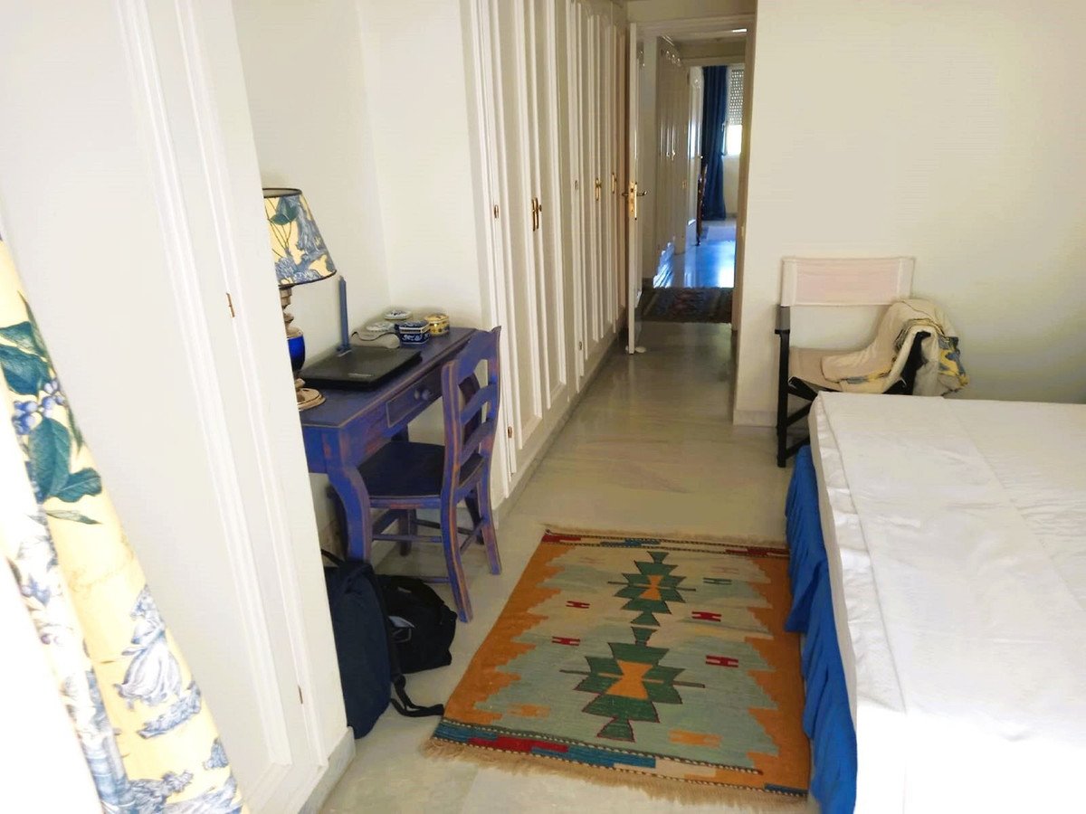 3 Bed Middle Floor Apartment in Guadalmina Baja