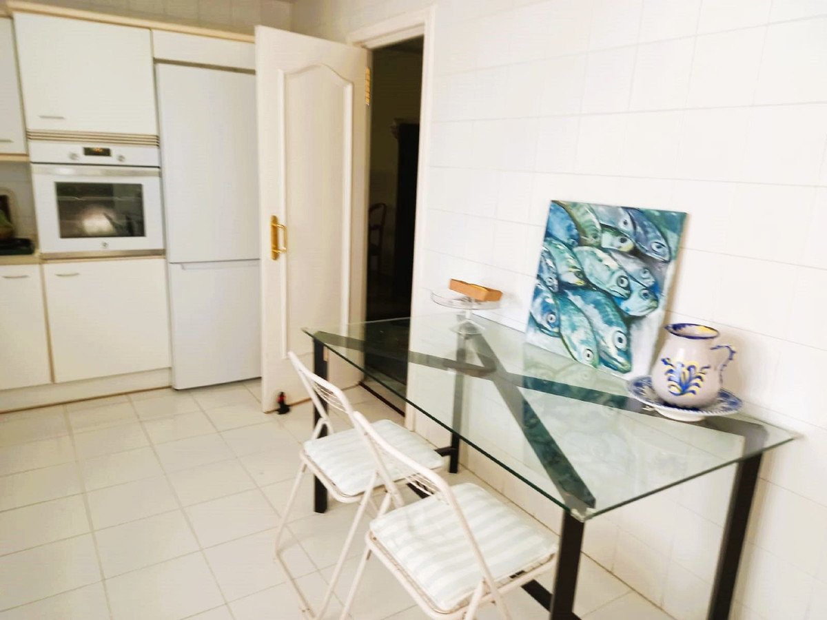 3 Bed Middle Floor Apartment in Guadalmina Baja