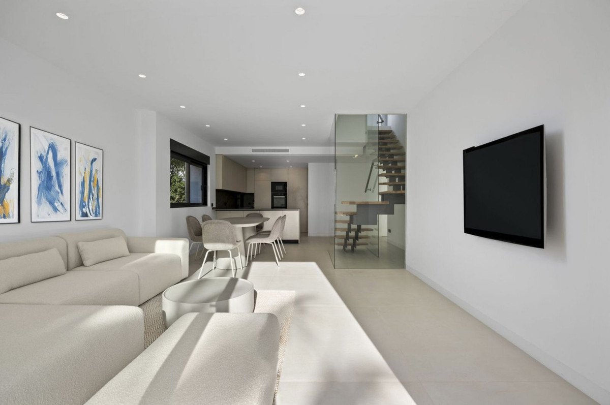3 Bed Penthouse Duplex in El Paraiso
