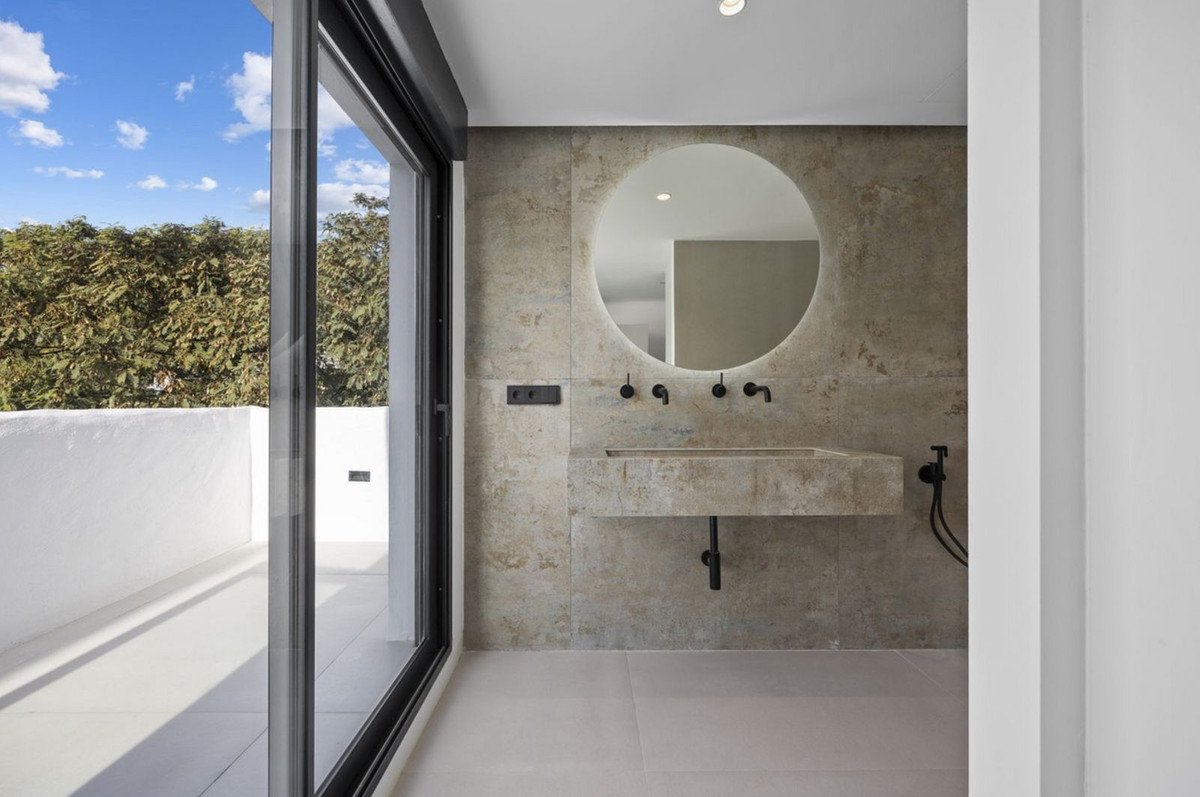 3 Bed Penthouse Duplex in El Paraiso