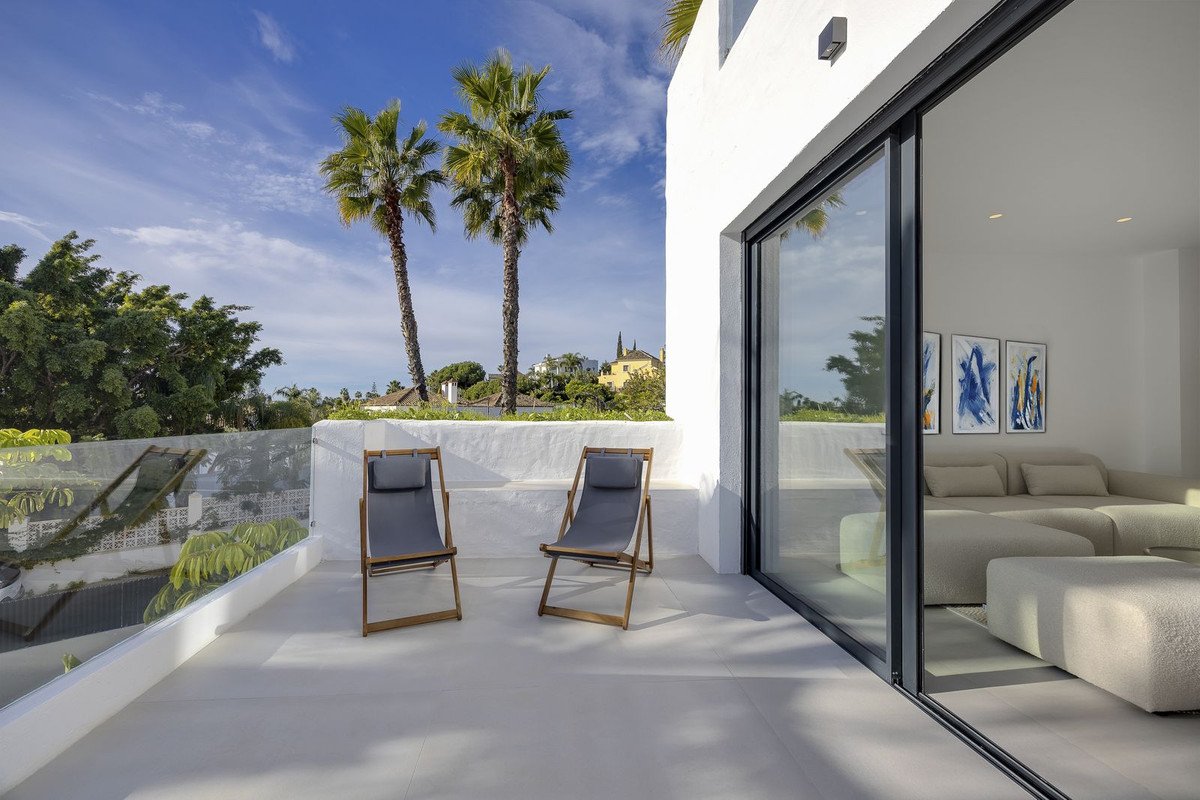 3 Bed Penthouse Duplex in El Paraiso