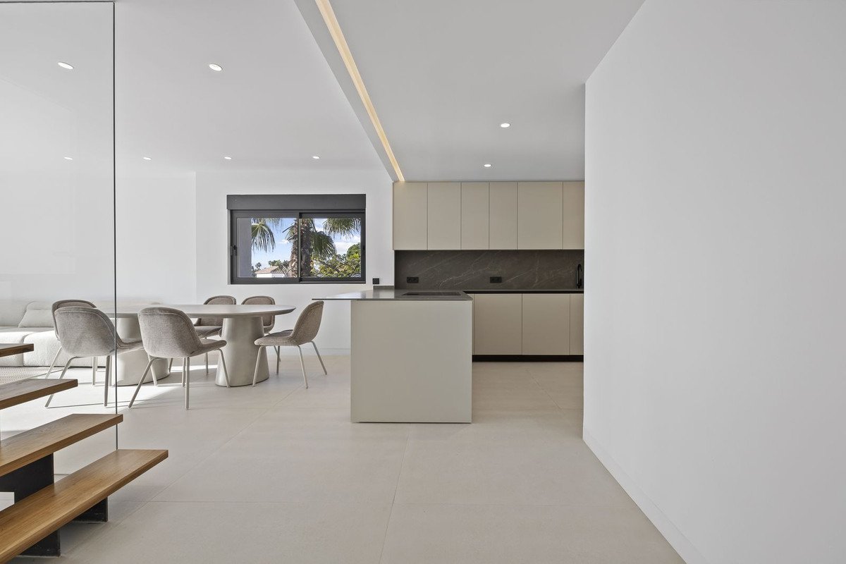 3 Bed Penthouse Duplex in El Paraiso