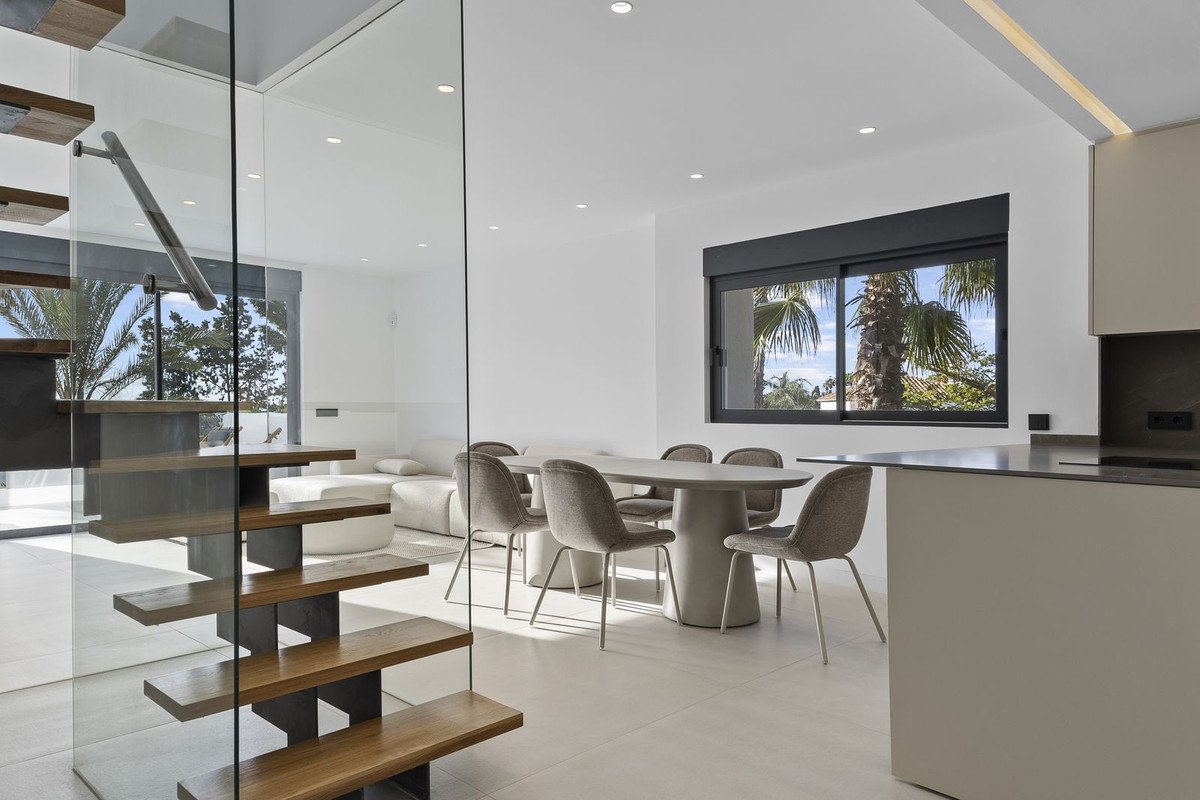 3 Bed Penthouse Duplex in El Paraiso