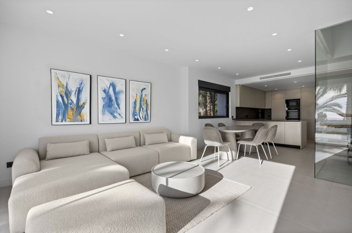 3 Bed Penthouse Duplex in El Paraiso