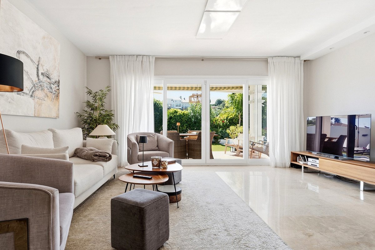 4 Bed Detached Villa in Cerros del Aguila