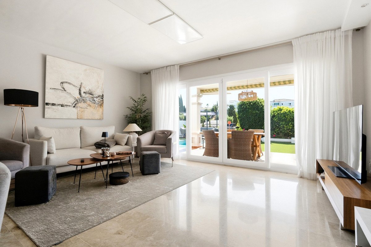 4 Bed Detached Villa in Cerros del Aguila