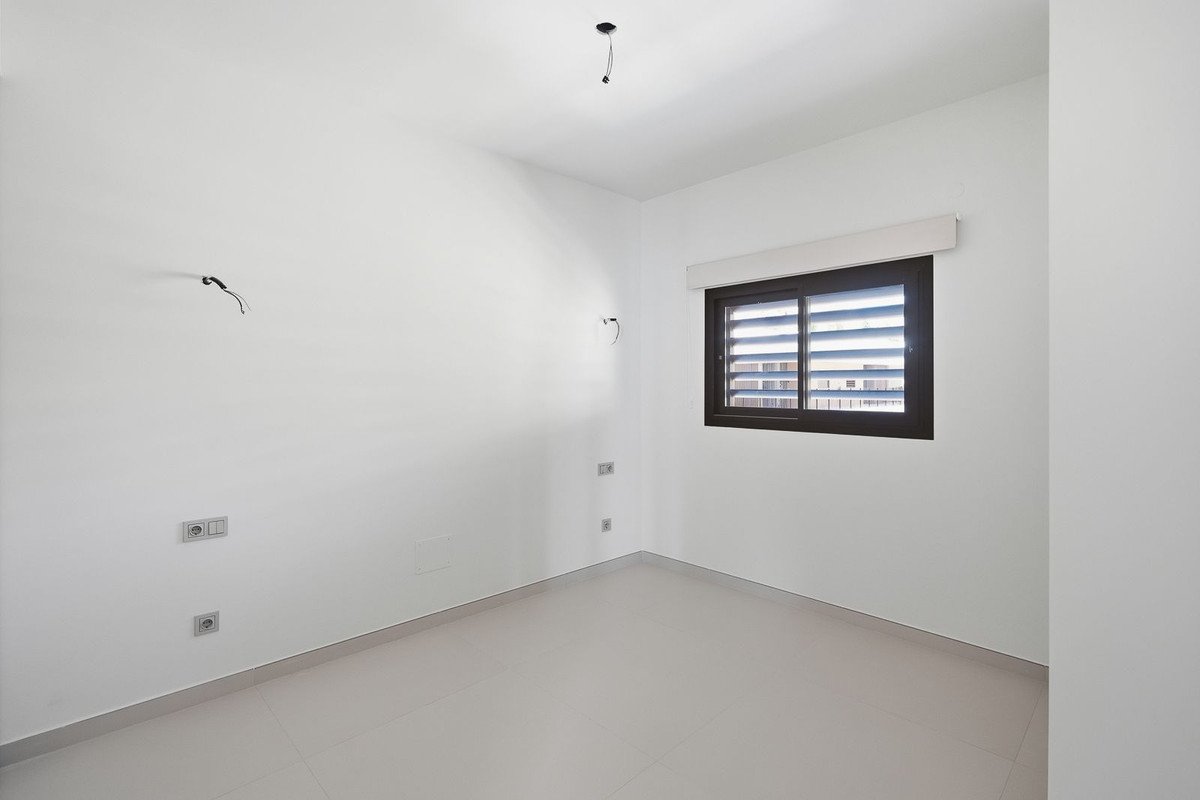 3 Bed Middle Floor Apartment in Fuengirola