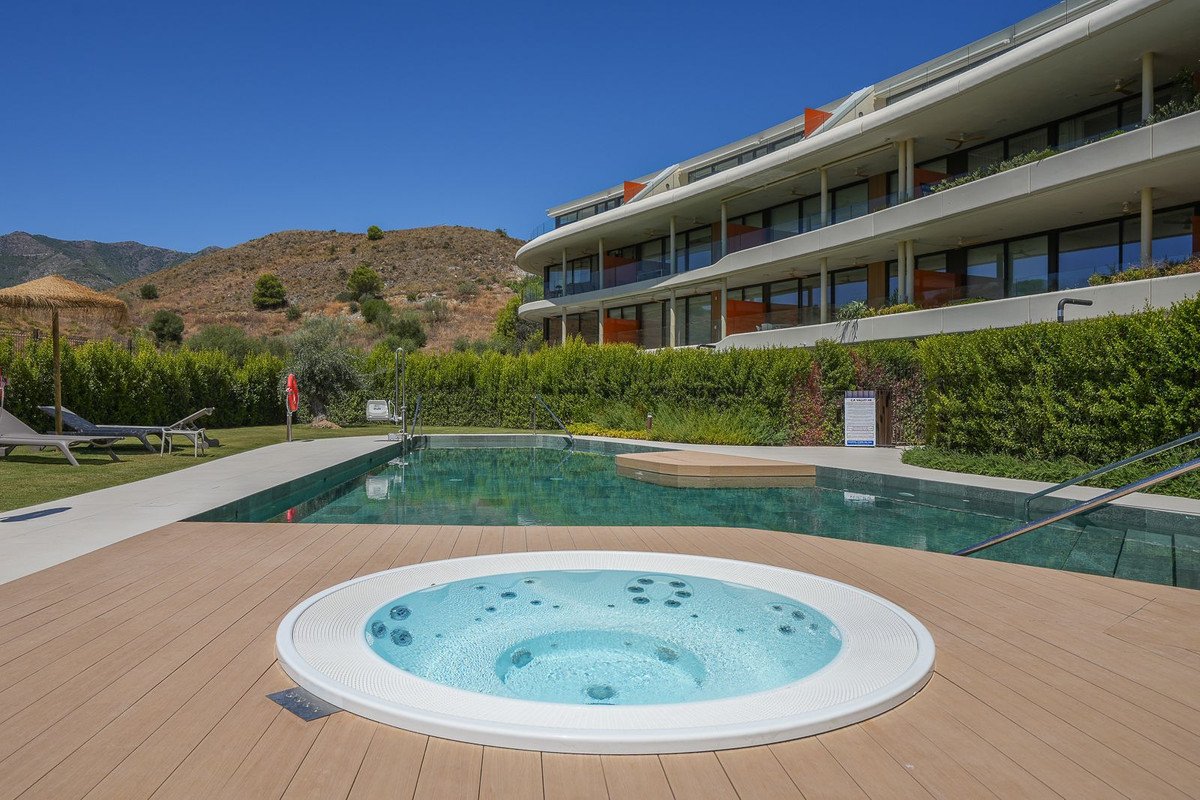 3 Bed Middle Floor Apartment in Fuengirola