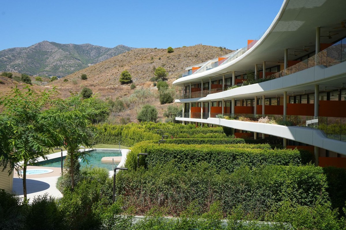 3 Bed Middle Floor Apartment in Fuengirola