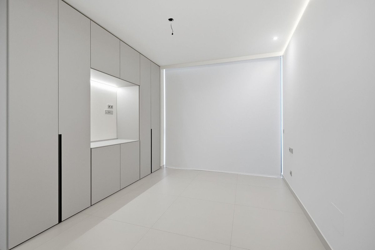 3 Bed Middle Floor Apartment in Fuengirola
