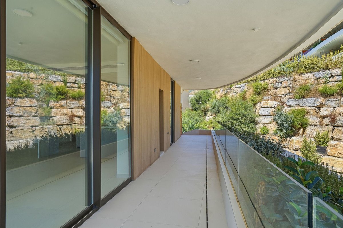 3 Bed Middle Floor Apartment in Fuengirola