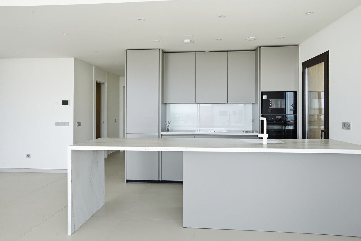 3 Bed Middle Floor Apartment in Fuengirola