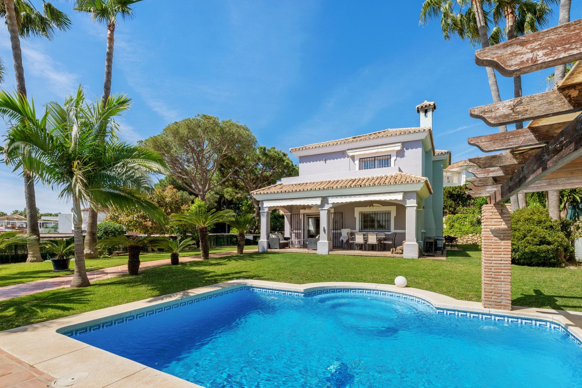 3 Bed Detached Villa in Estepona