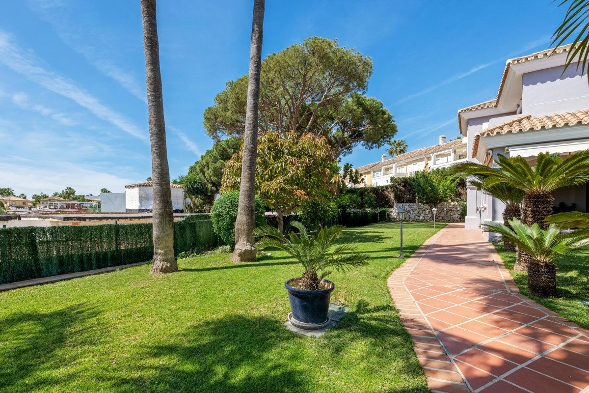 3 Bed Detached Villa in Estepona