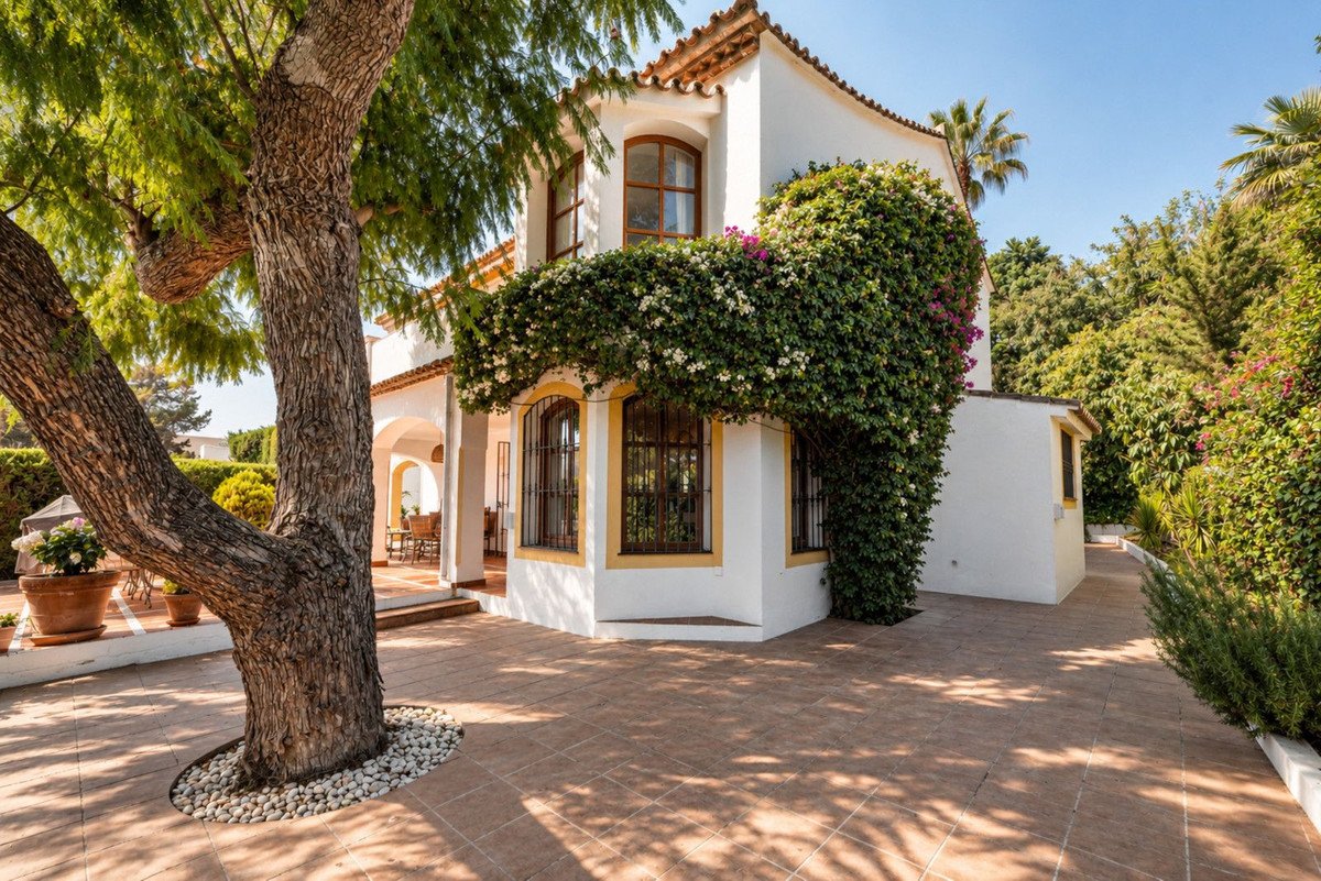 3 Bed Detached Villa in Marbella