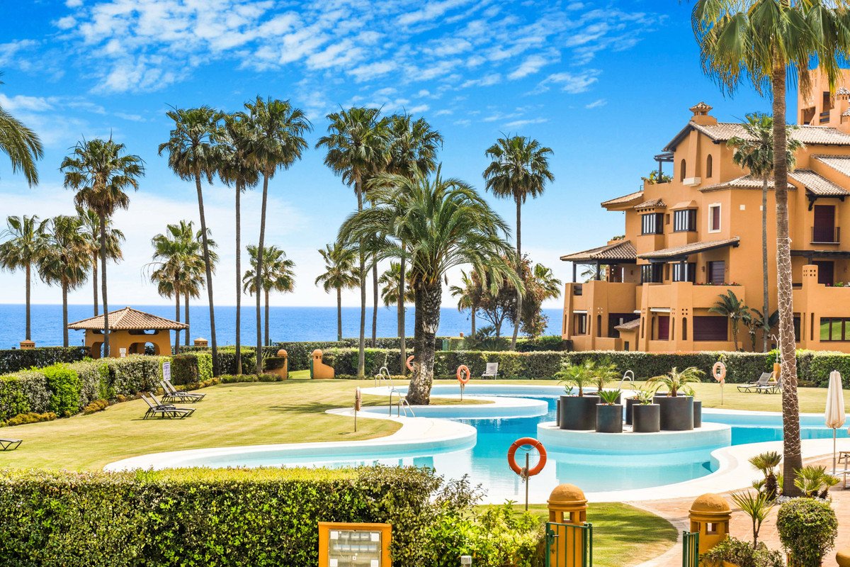 3 Bed Middle Floor Apartment in Estepona
