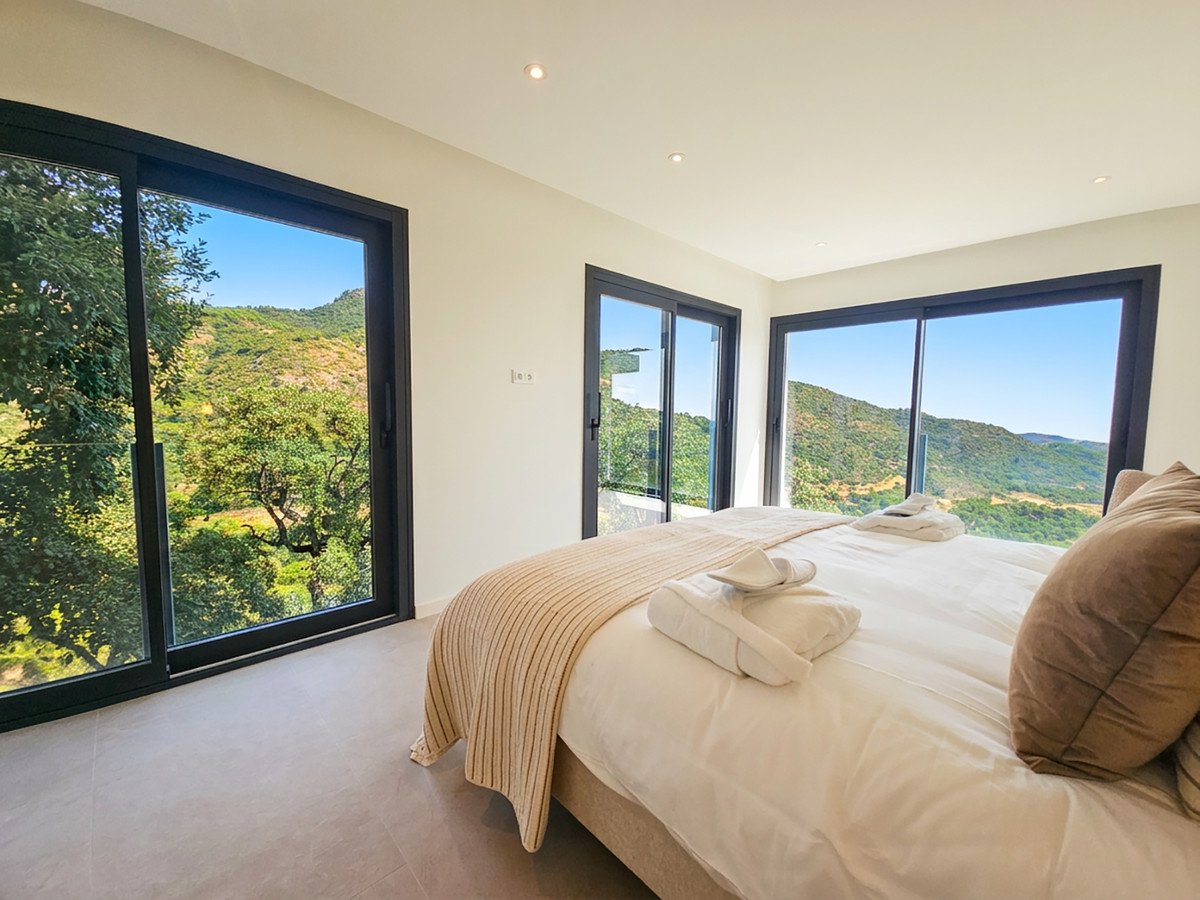5 Bed Detached Villa in Benahavís