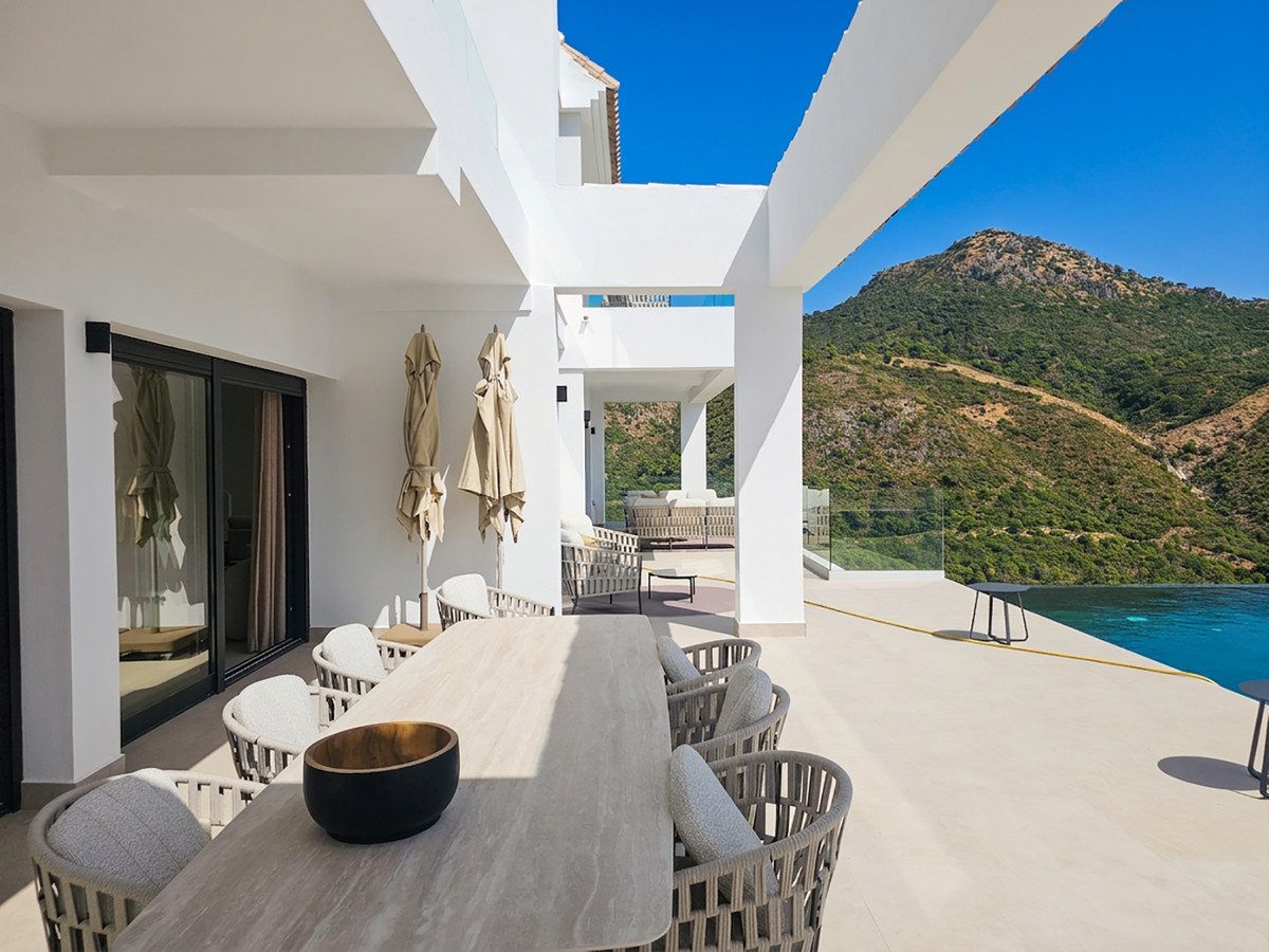 5 Bed Detached Villa in Benahavís